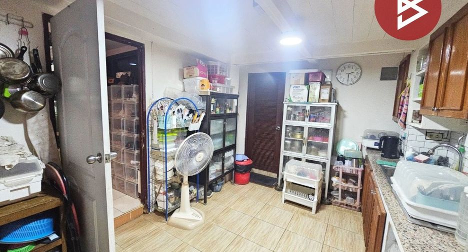 À vendre 5 chambres local commercial à Pak Kret, Nonthaburi