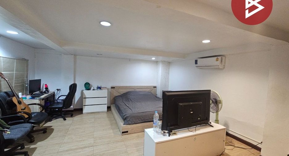 À vendre 5 chambres local commercial à Pak Kret, Nonthaburi