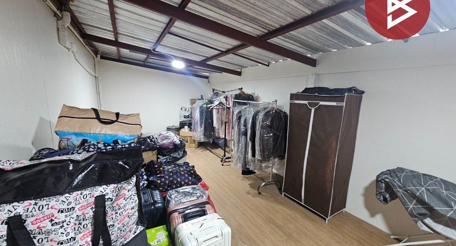 À vendre 5 chambres local commercial à Pak Kret, Nonthaburi