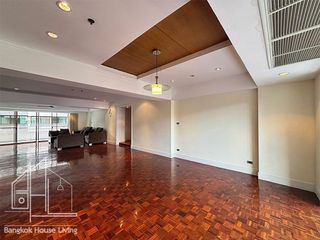 For rent 4 bedrooms apartment in Watthana, Bangkok