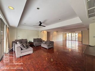 For rent 4 bedrooms apartment in Watthana, Bangkok