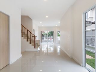 Haus zum Kauf mit 4 Zimmer in Bang Kruai, Nonthaburi