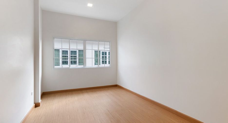 Haus zum Kauf mit 4 Zimmer in Bang Kruai, Nonthaburi