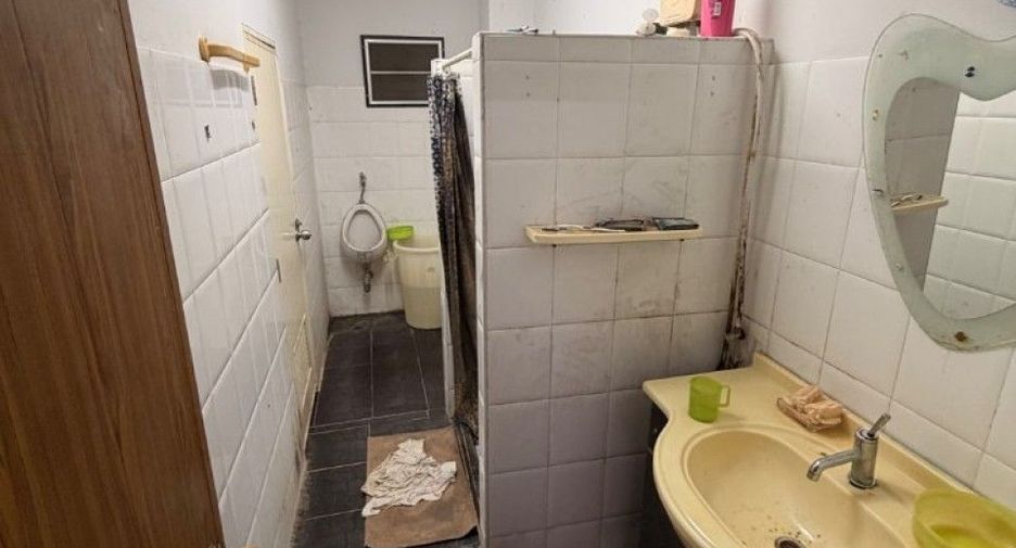 Gewerbefläche zum Kauf mit 1 Zimmer in Mueang Chon Buri, Chonburi