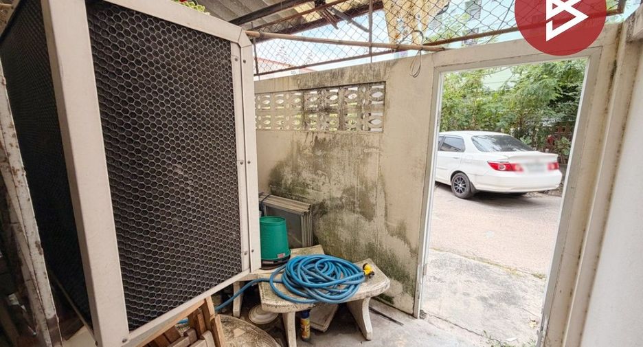 Gewerbefläche zum Kauf mit 1 Zimmer in Mueang Chon Buri, Chonburi