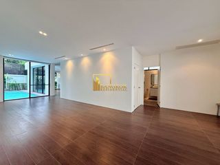 For rent 4 bedrooms villa in Watthana, Bangkok