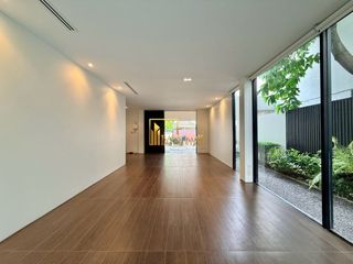 For rent 4 bedrooms villa in Watthana, Bangkok