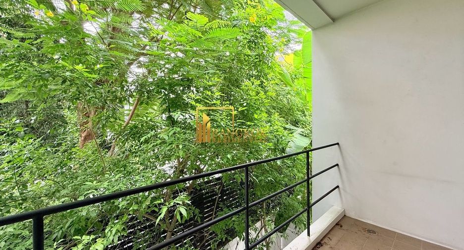 For rent 4 bedrooms villa in Watthana, Bangkok