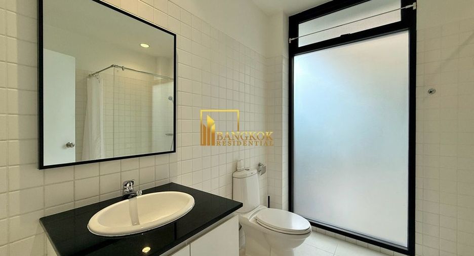 For rent 4 bedrooms villa in Watthana, Bangkok