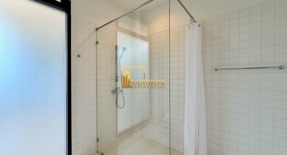 For rent 4 bedrooms villa in Watthana, Bangkok