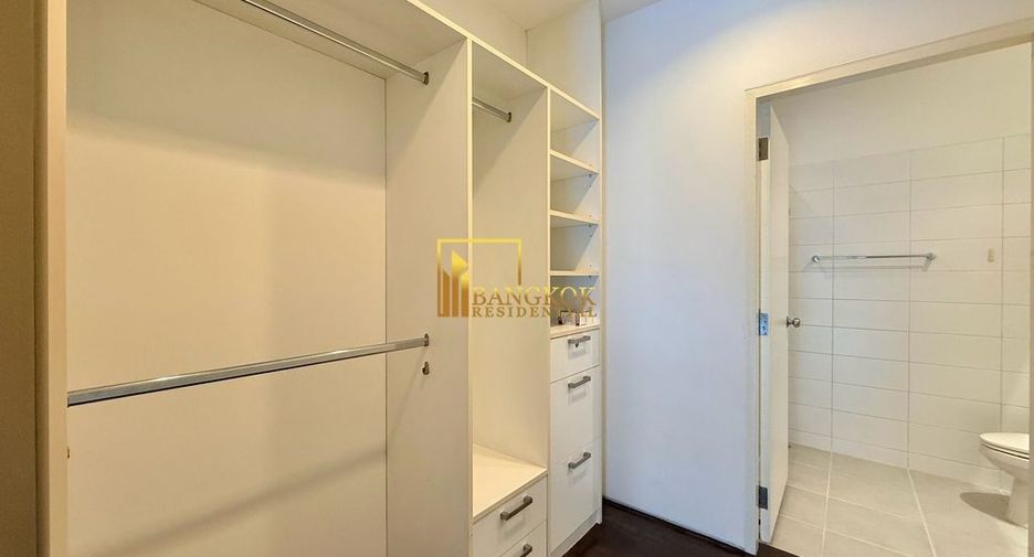 For rent 4 bedrooms villa in Watthana, Bangkok