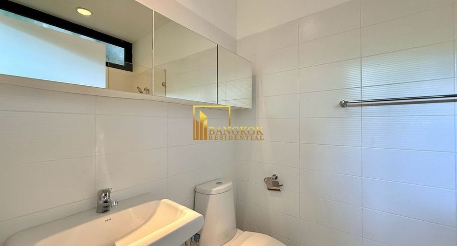 For rent 4 bedrooms villa in Watthana, Bangkok