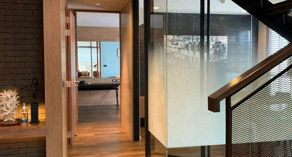 For rent 3 bedrooms condo in Watthana, Bangkok
