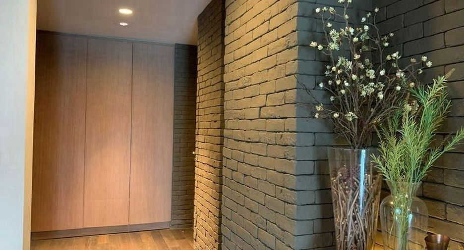 For rent 3 bedrooms condo in Watthana, Bangkok
