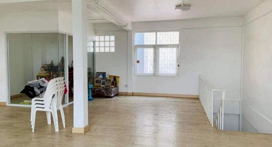 For sale retail Space in Khlong Toei, Bangkok