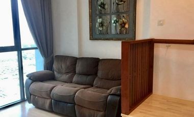 Аренда и продажа 2 спальни кондо в Ратчатхещи, Бангкок