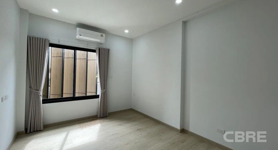 出售 8 卧室 独立屋 在 Bang Na, 曼谷