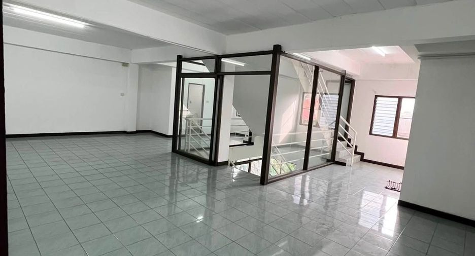 出租 8 卧室 商业空间 在 Mueang Chiang Mai, Chiang Mai