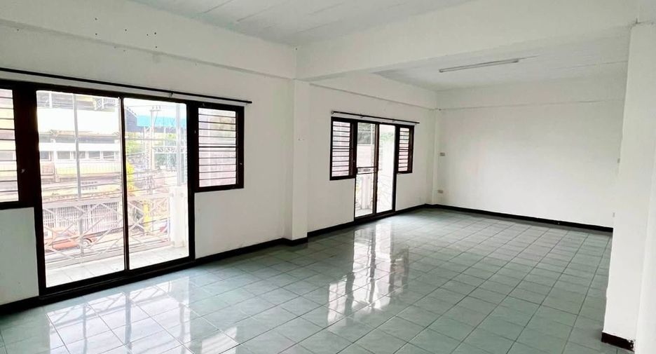 出租 8 卧室 商业空间 在 Mueang Chiang Mai, Chiang Mai