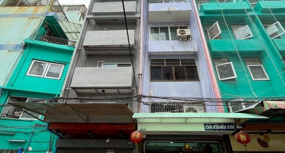 À louer et à vendre 4 chambres local commercial à Watthana, Bangkok