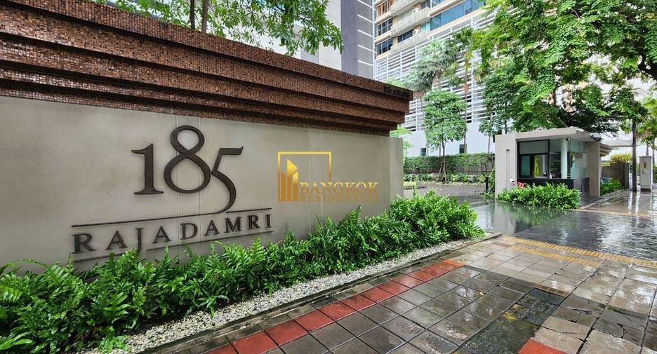 Condo en alquiler y en venta de 3 habitaciones en Pathum Wan, Bangkok