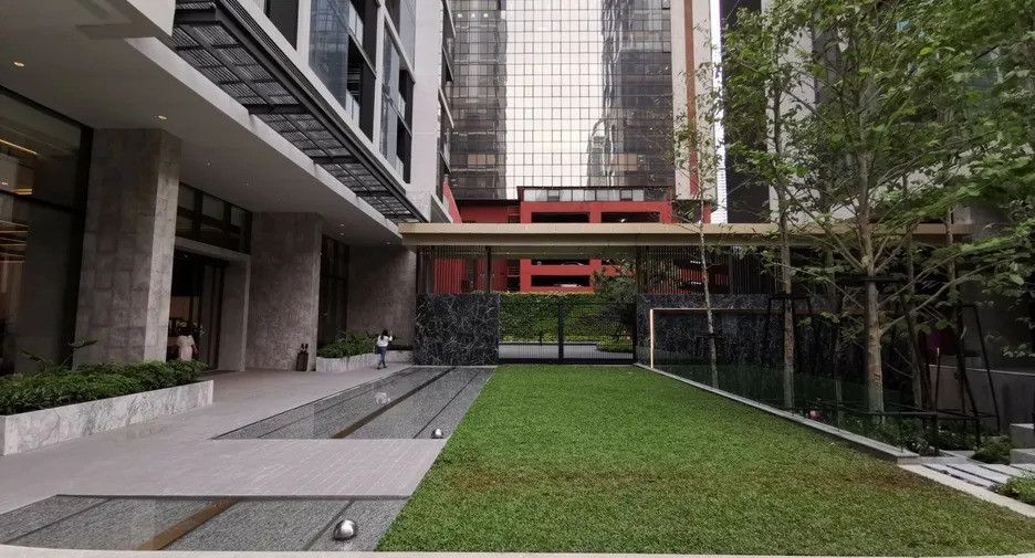 For sale 1 bed condo in Pathum Wan, Bangkok