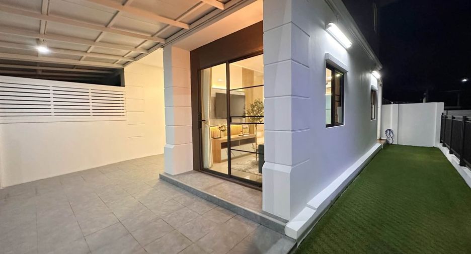 Casa adosada en alquiler de 3 habitaciones en Mueang Chiang Mai, Chiang Mai