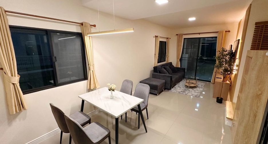 Casa adosada en alquiler de 3 habitaciones en Mueang Chiang Mai, Chiang Mai