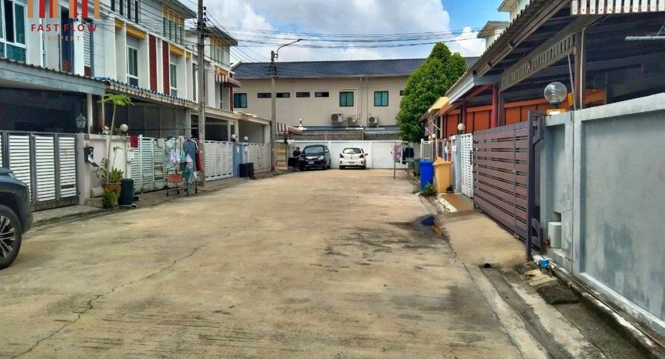 Reihenhaus zum Kauf mit 3 Zimmer in Khan Na Yao, Bangkok