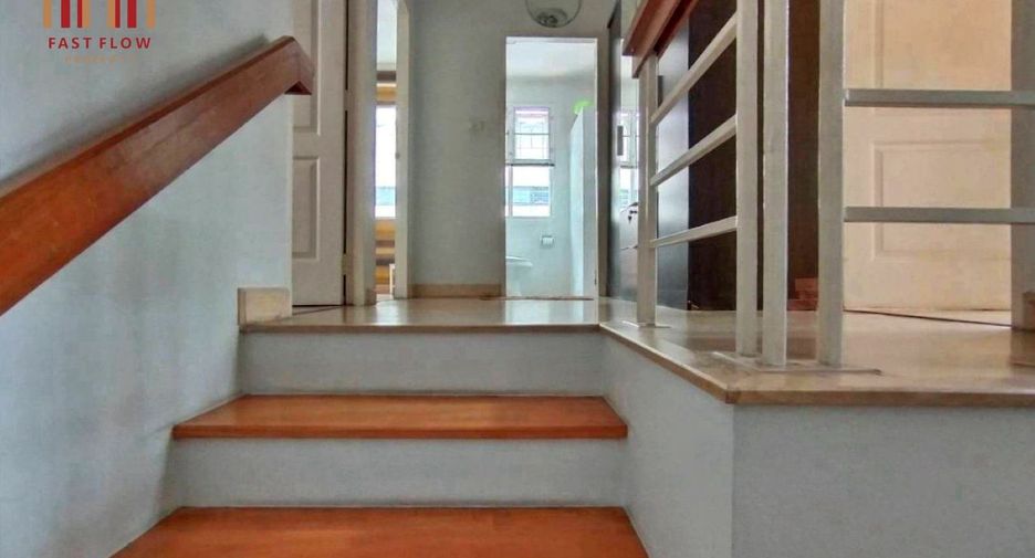 Reihenhaus zum Kauf mit 3 Zimmer in Khan Na Yao, Bangkok