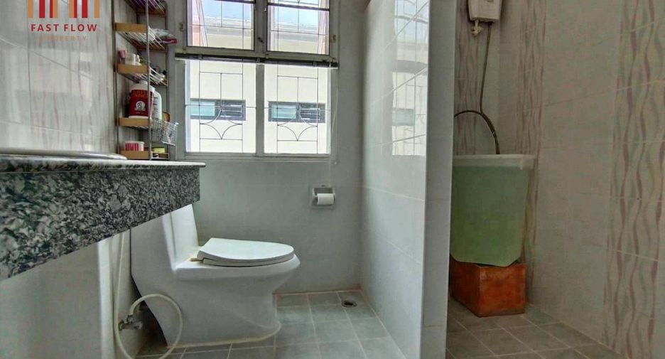 Reihenhaus zum Kauf mit 3 Zimmer in Khan Na Yao, Bangkok