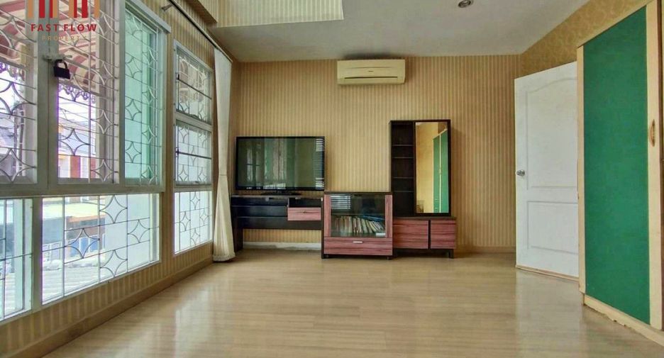 Reihenhaus zum Kauf mit 3 Zimmer in Khan Na Yao, Bangkok