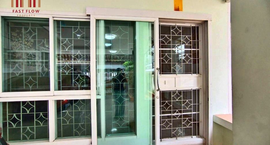 Reihenhaus zum Kauf mit 3 Zimmer in Khan Na Yao, Bangkok