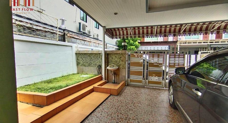 Reihenhaus zum Kauf mit 3 Zimmer in Khan Na Yao, Bangkok