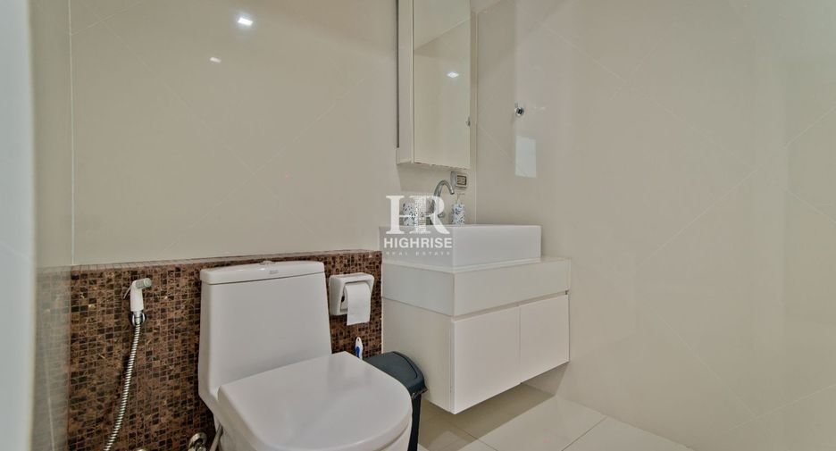 For rent 2 bedrooms condo in Bang Lamung, Chonburi