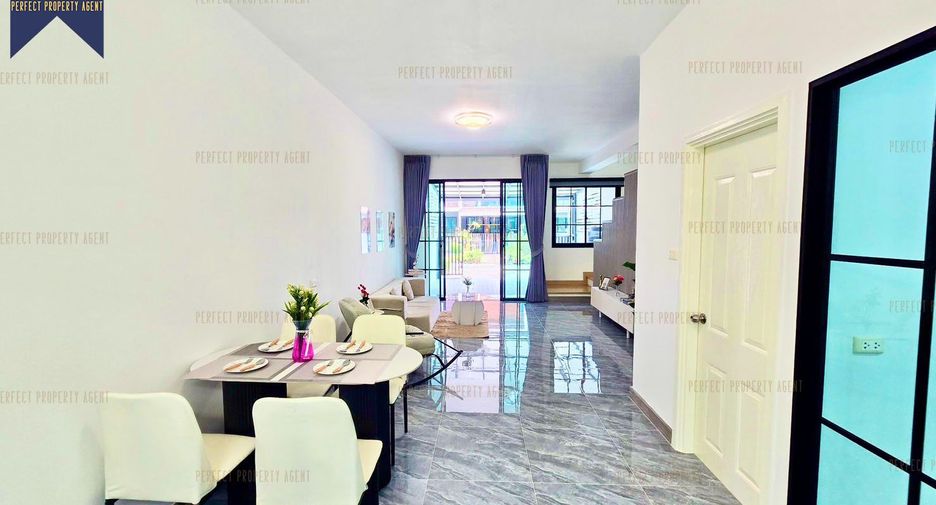 For sale 3 bedrooms townhouse in Lat Krabang, Bangkok