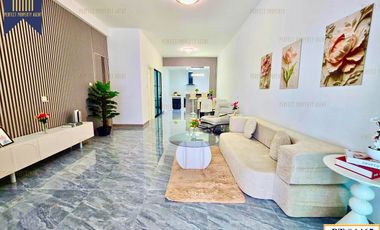For sale 3 bedrooms townhouse in Lat Krabang, Bangkok