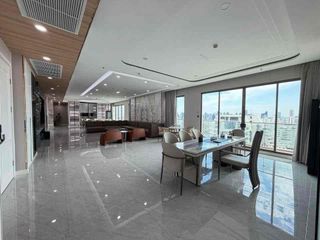Condo en venta de 4 habitaciones en Watthana, Bangkok