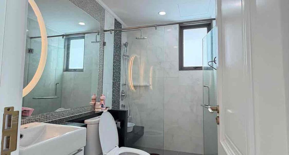 À vendre 4 chambres condo à Watthana, Bangkok