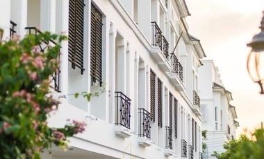 For rent 3 bedrooms townhouse in Phra Khanong, Bangkok