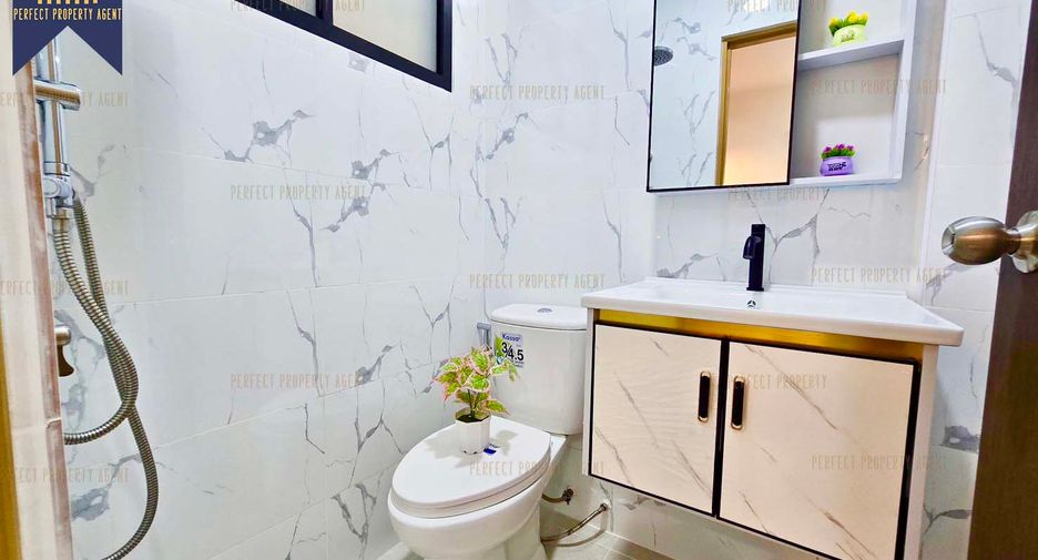 For sale 2 bedrooms townhouse in Lat Krabang, Bangkok