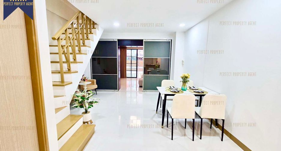 For sale 2 bedrooms townhouse in Lat Krabang, Bangkok