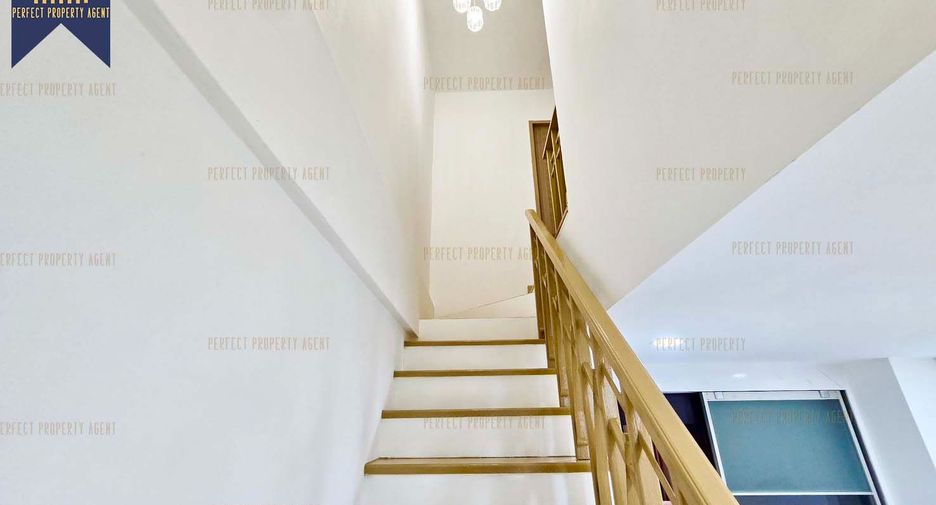 For sale 2 bedrooms townhouse in Lat Krabang, Bangkok