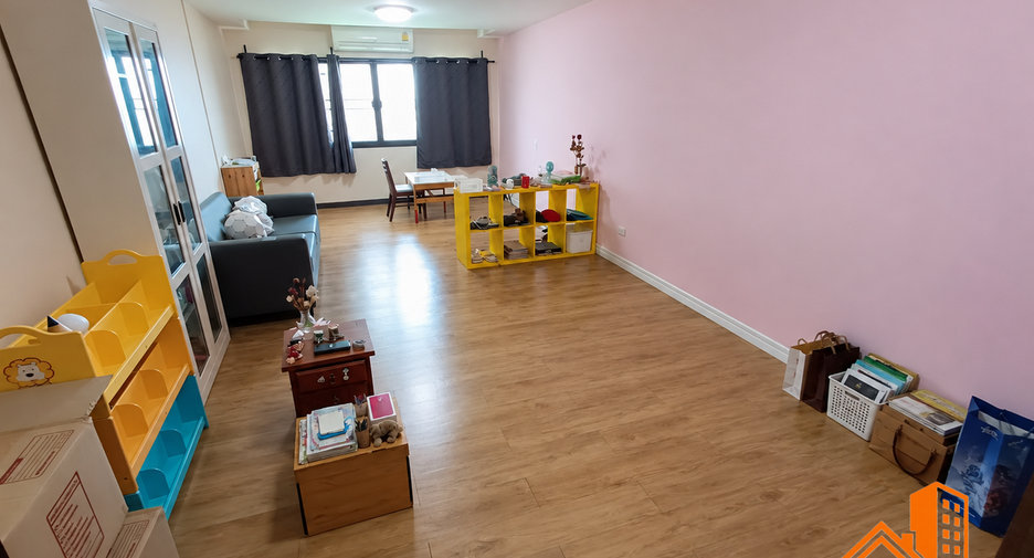 For sale 11 ベッドルーム retail Space in Phra Khanong, Bangkok