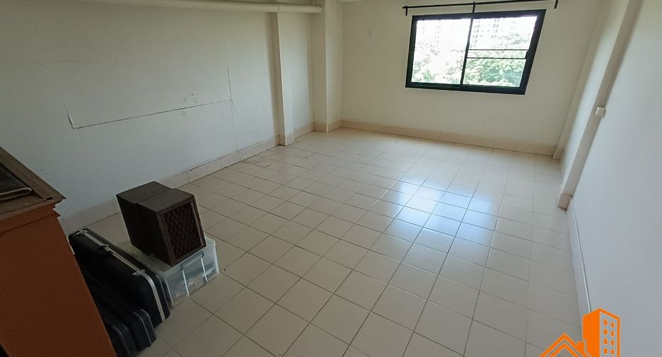 For sale 11 ベッドルーム retail Space in Phra Khanong, Bangkok