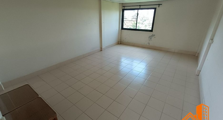 For sale 11 ベッドルーム retail Space in Phra Khanong, Bangkok