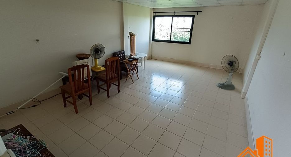 For sale 11 ベッドルーム retail Space in Phra Khanong, Bangkok