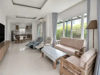 Casa en venta de 4 habitaciones en Hang Dong, Chiang Mai