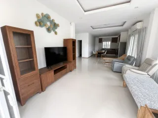 Casa en venta de 4 habitaciones en Hang Dong, Chiang Mai
