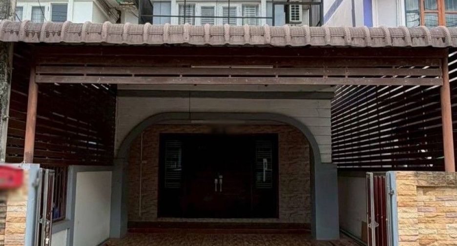Продажа 2 спальни таунхаус в Mueang Uttaradit, Уттарадит
